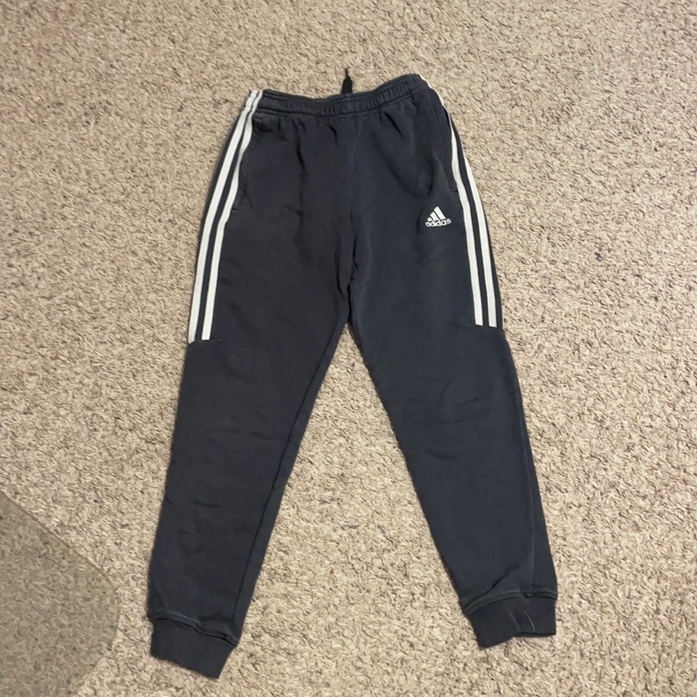Grey adidas sweatpants\joggers